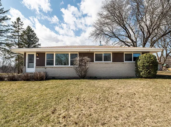 5413 Middleton DRIVE, Greendale, WI 53129