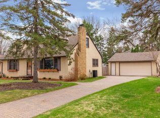 1776 Stanbridge Ave, Roseville, MN 55113