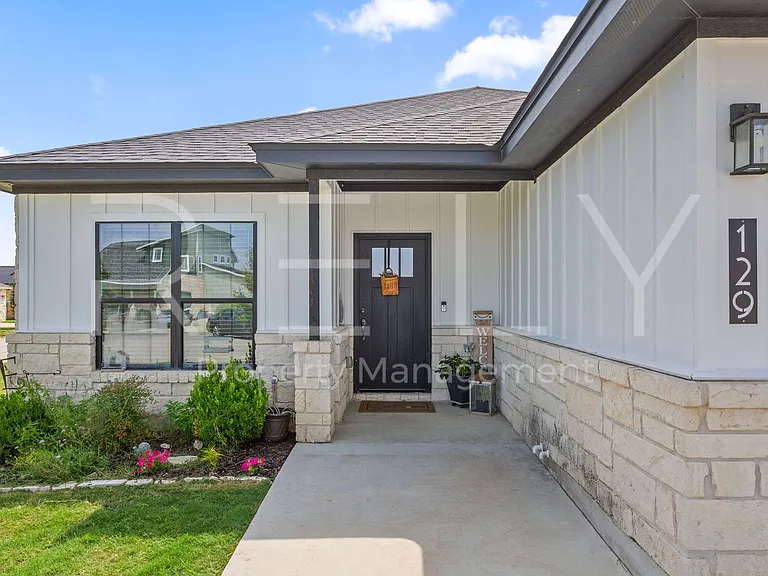 129 Seattle Slew Dr — Photo 6