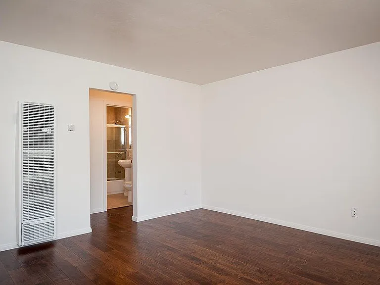 935 Agate St #4 — Photo 8