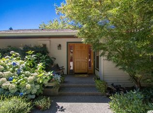 11537 Matsu Pl NE, Bainbridge Island, WA 98110