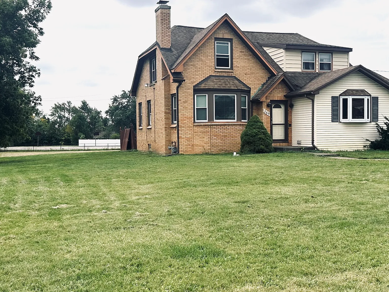 4 bed, 1794 sqft, $2,200 — Photo 3