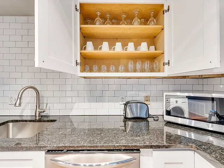 715 Barton St #715A — Photo 13