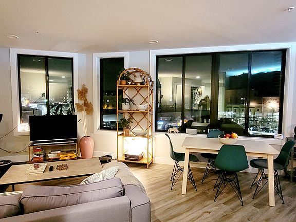 2nd image of 4710 Park Ave #404