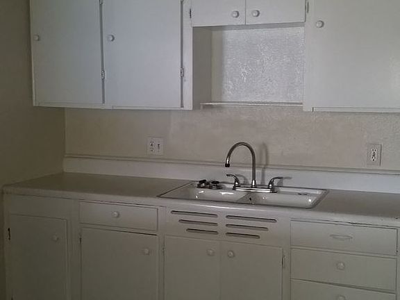 3rd image of 2308 NW 12th St APT 6