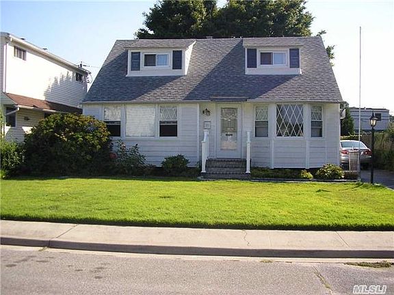 3rd image of 71 Moeller St