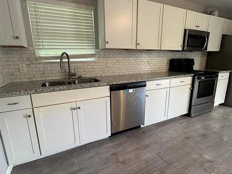 7307 Avenue O #2 — Photo 3