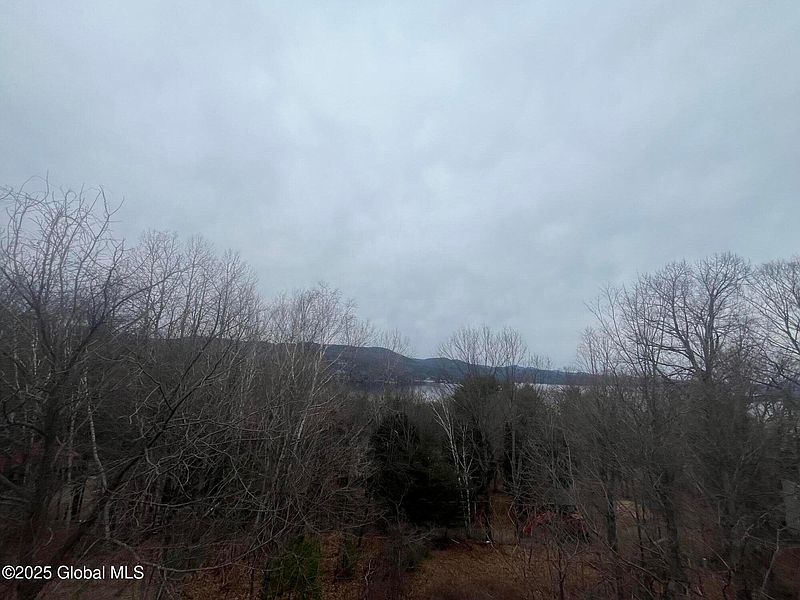 3rd image of 527 Lockhart Mountain Road