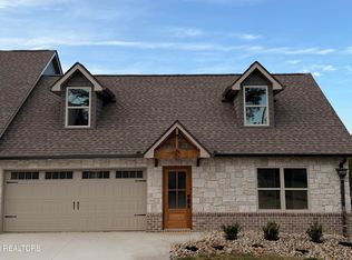 7548 Hollow Ridge Ln, Knoxville, TN 37931