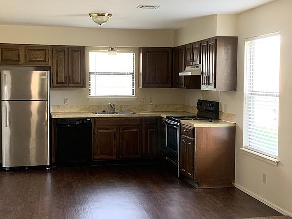2nd image of 1101 N Willow Dr #B