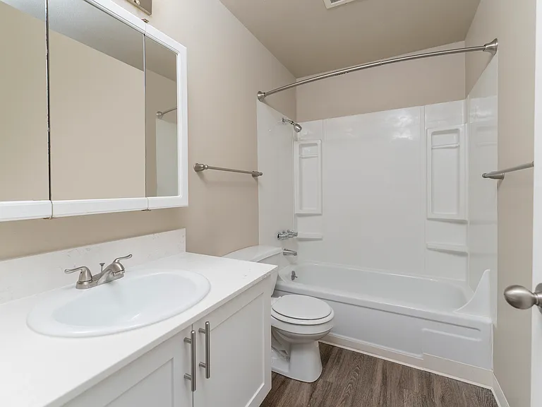 1 Bed 1 Bath Standard - 750 Sq Ft 1 Bed 1 Bath Standard - 750 Sq Ft