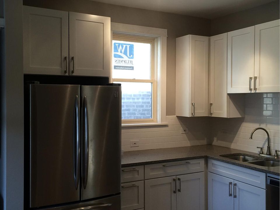 1st image of 3644 N Oakley Ave #2