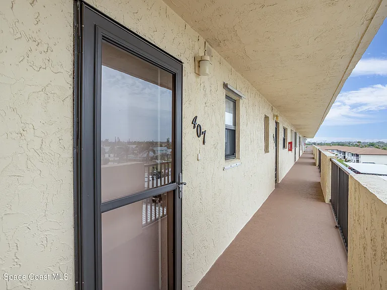 500 Palm Springs Blvd #407 — Photo 2