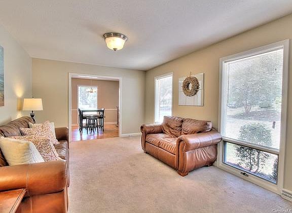 4th image of 6310 Farmingdale Dr