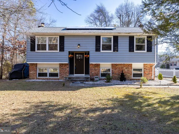 2 Pine Blvd, Medford, NJ 08055