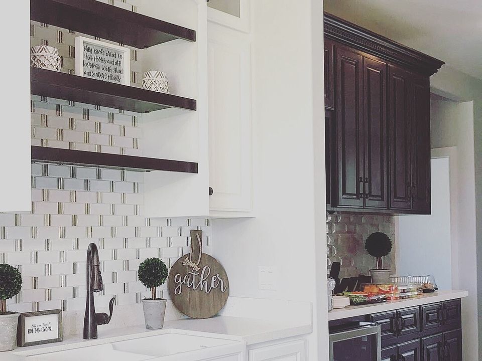 2nd image of 2505 Terranova Cir