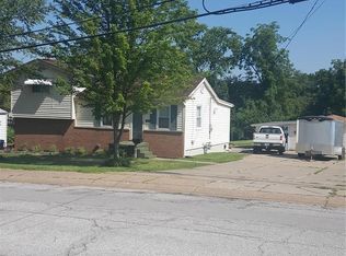 10519 Hobday Ave, Saint Ann, MO 63074