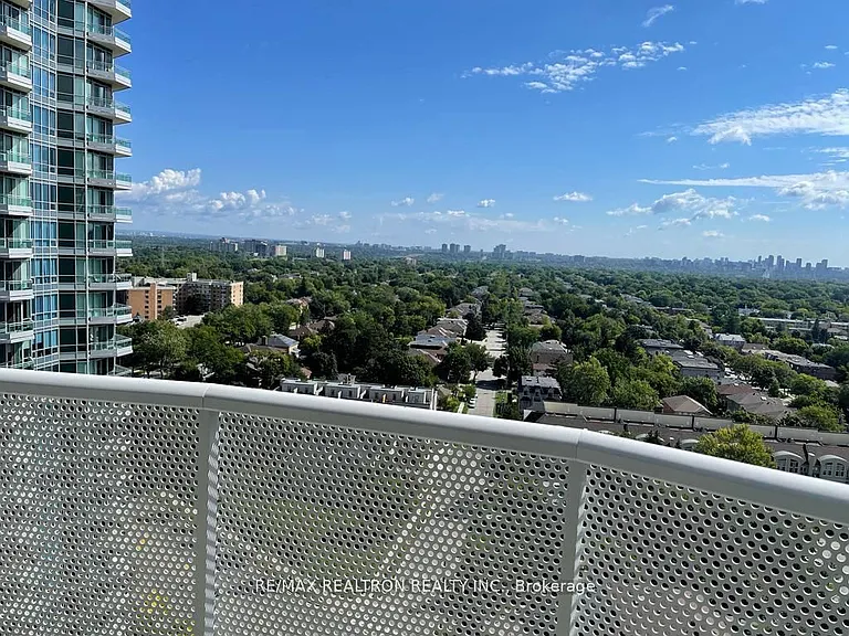 15 Holmes Ave S #1709 — Photo 20