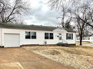 10320 Ewell Dr, Saint Louis, MO 63137
