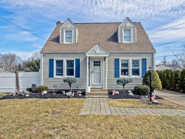 63 William St, Feeding Hills, MA 01030