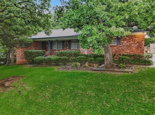 912 Live Oak Ct, Arlington, TX 76012