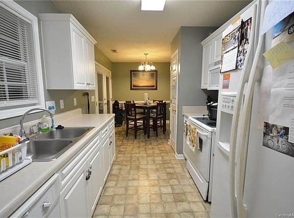 5th image of 2352 Mancke Dr