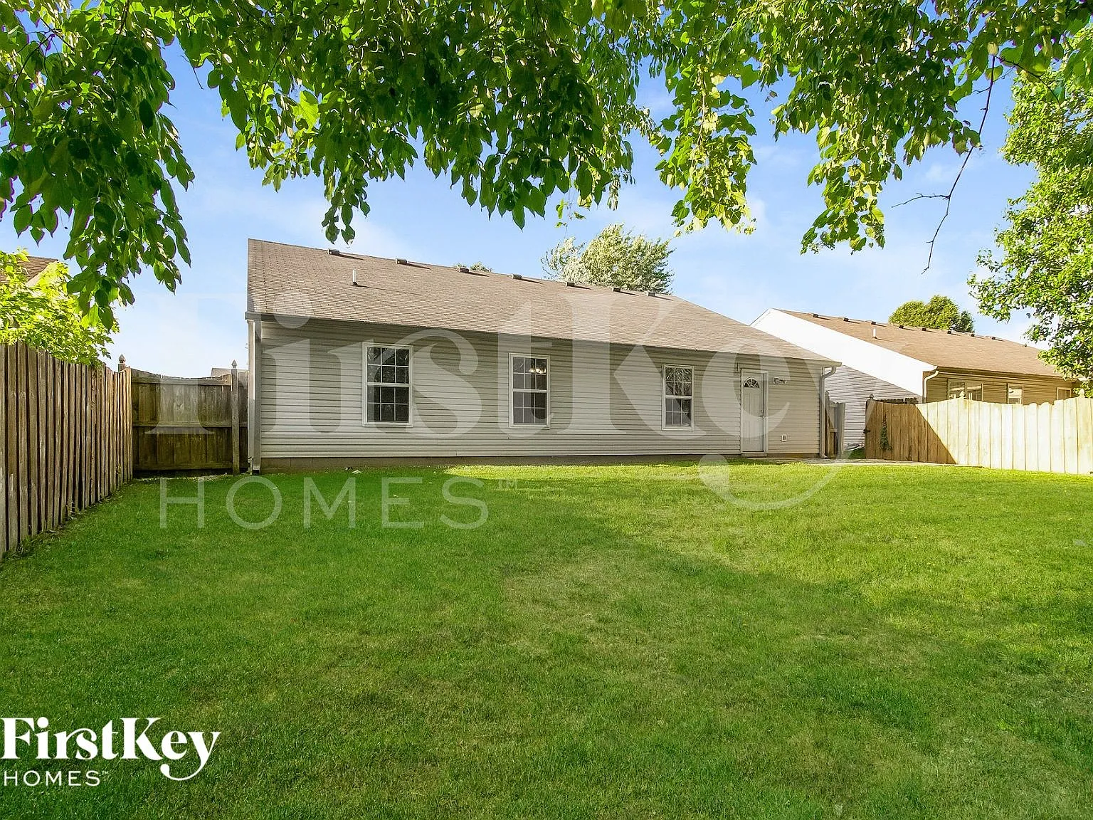 3 bed, 2.0 bath, 1728 sqft, $2,055 — Photo 2