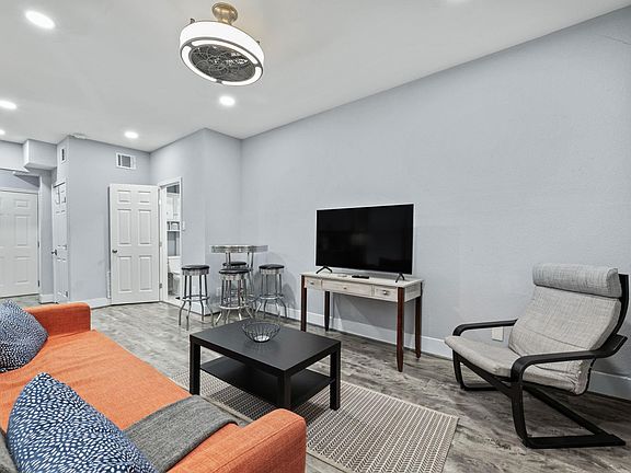4th image of 412 Drew St