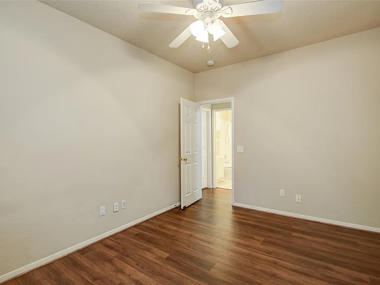 18422 Auburn Woods Dr — Photo 34