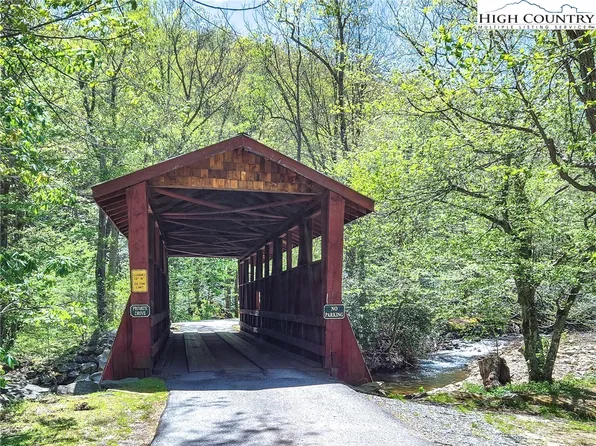 615 Sleepy Hollow Lane, Banner Elk, NC 28604