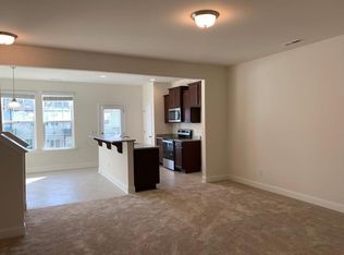 41 Bordeaux Dr, Clayton, NC 27527
