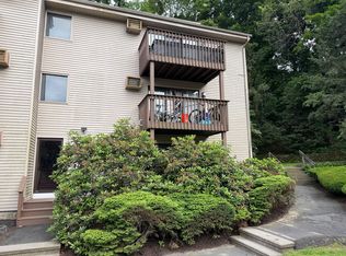 38 Padanaram Ave APT 24, Danbury, CT 06811