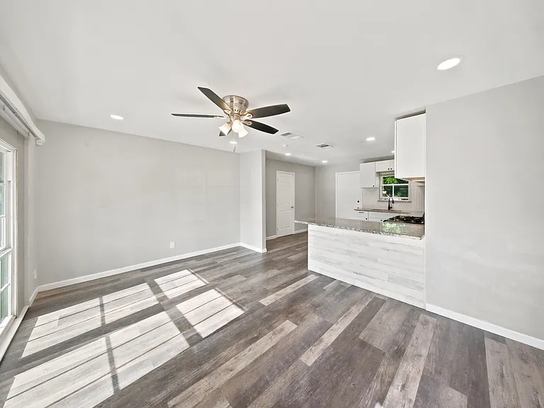 516 Buena Vista Dr — Photo 2