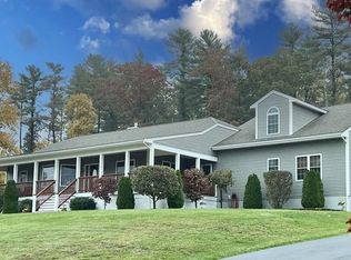 124 Carriage Hill Dr, Raynham, MA 02767