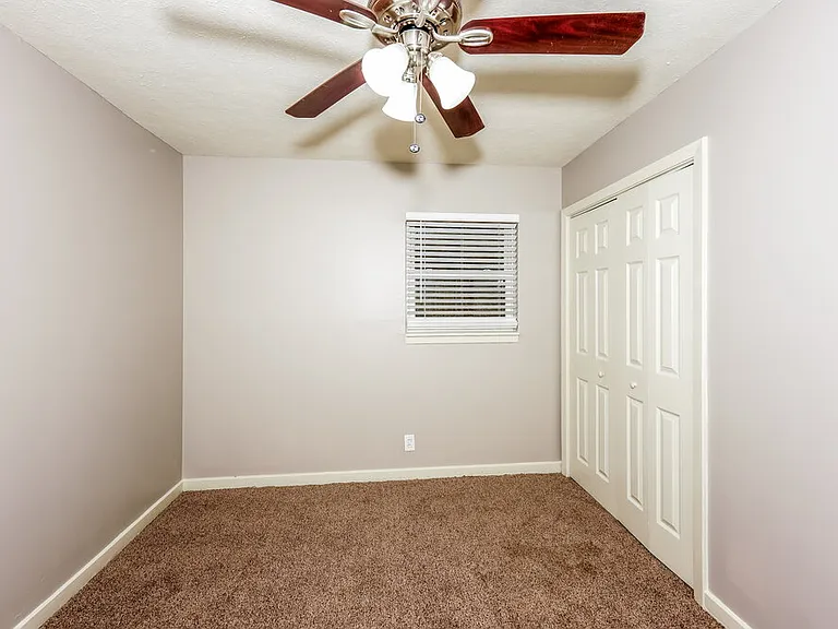 1722 Rogina Dr — Photo 14