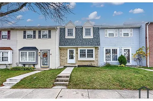 8 King Richard Ct #8 Photo 1