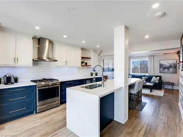 70 Dyer Ct, Cambridge, ON N3C 4B8