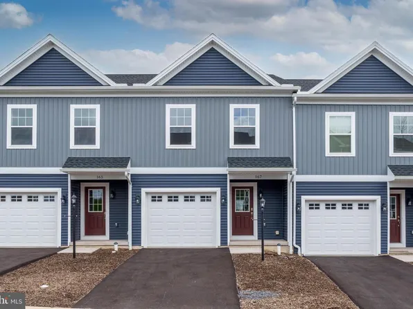 167 Highpoint Park Dr, Pleasant Gap, PA 16823
