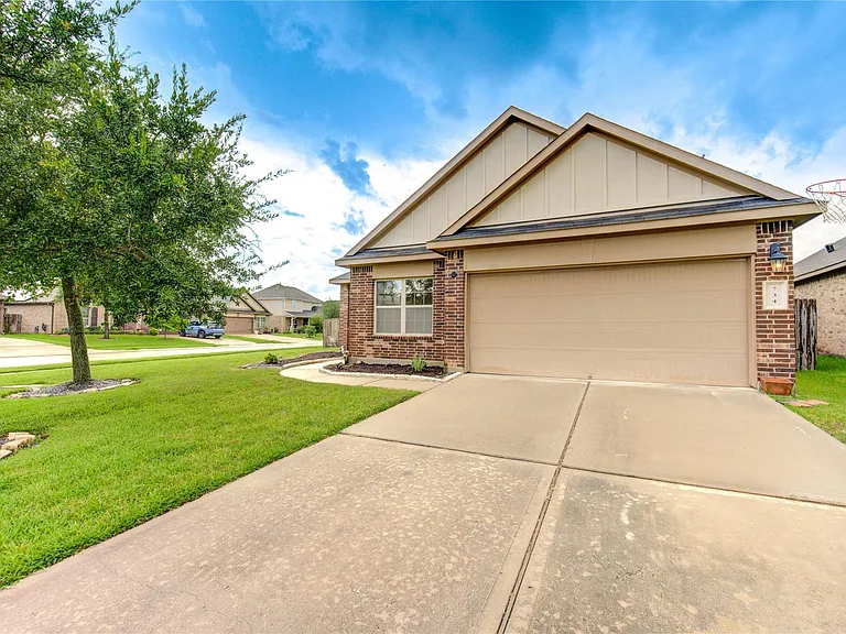 734 Mill Spring Ct — Photo 3