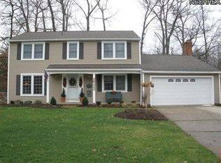 28223 Knickerbocker Rd, Bay Village, OH 44140