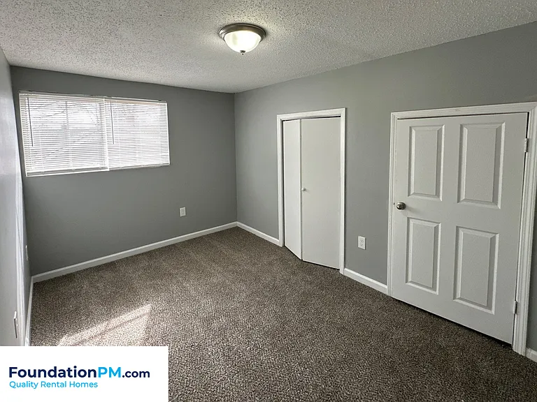 1392 Kyle St — Photo 16