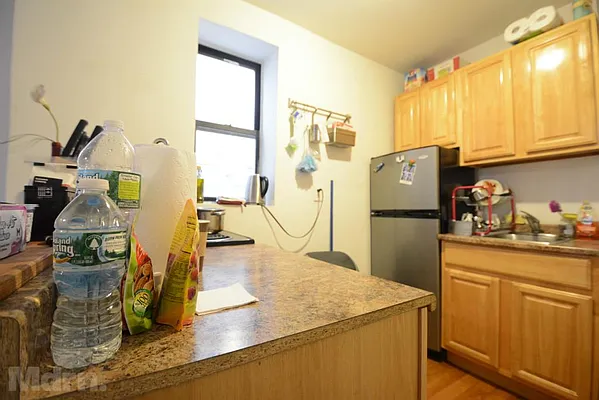 Rented by Mdrn Residential | media 10