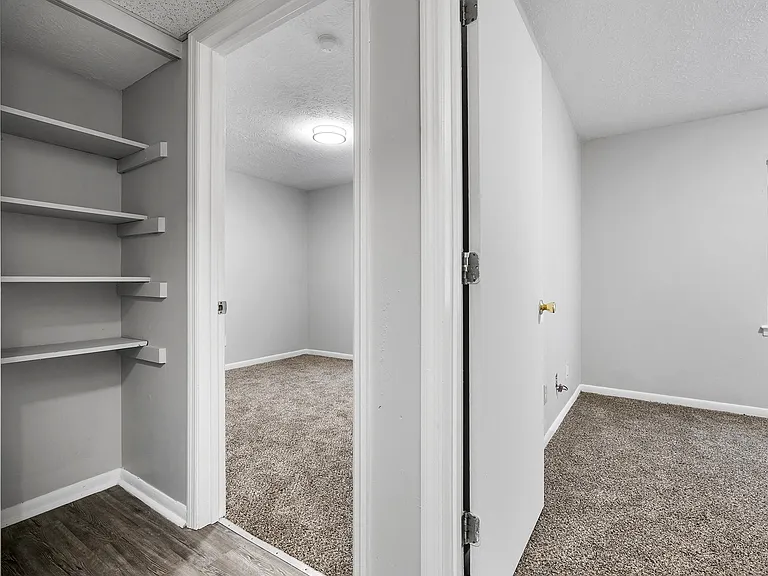 Riverview Apartments — Photo 8