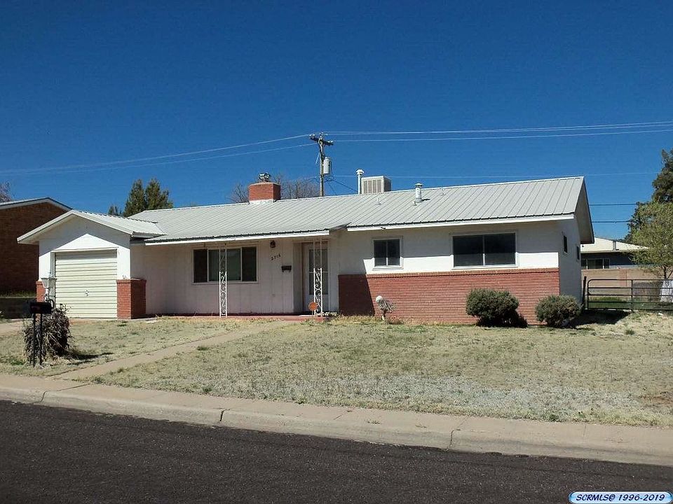 1st image of 2716 N Royal Dr