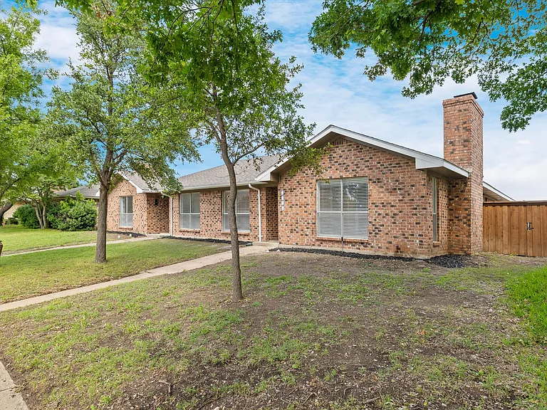 3352 Lanarc Dr — Photo 3
