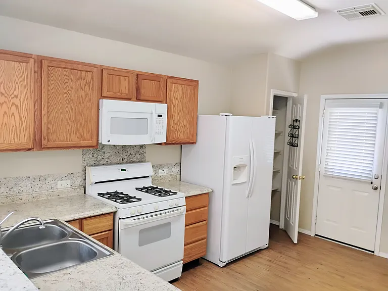 10819 Barker Gate Ct — Photo 8