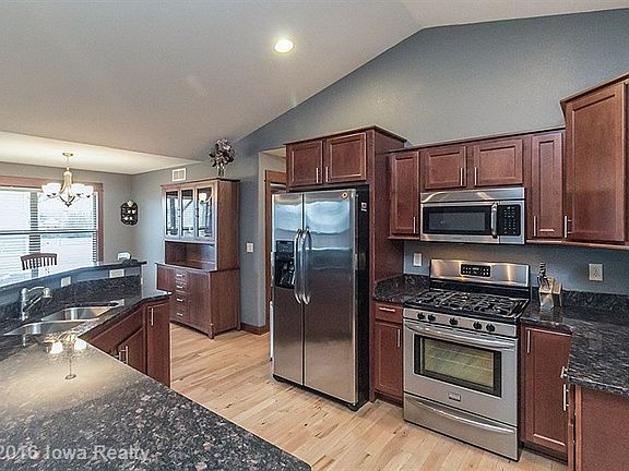 5th image of 7408 Dawn Dr