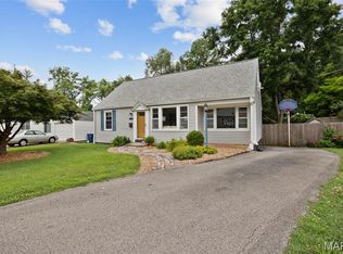 969 Westglen Dr, Saint Louis, MO 63126