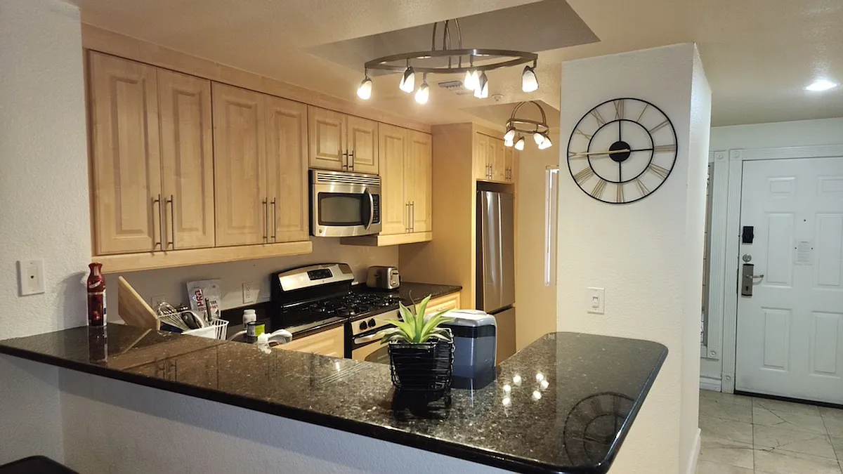 Building Photo - 270 E Flamingo Rd #133