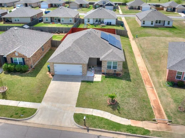 11036 NW 94th St, Yukon, OK 73099